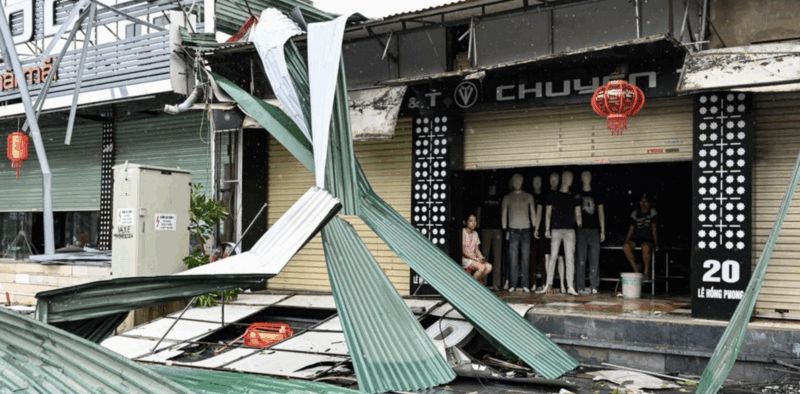 Typhoon Kajiki has left over 1.6 million people in Vietnam without electricityImage: Nhac Nguyen/AFP/Getty Images