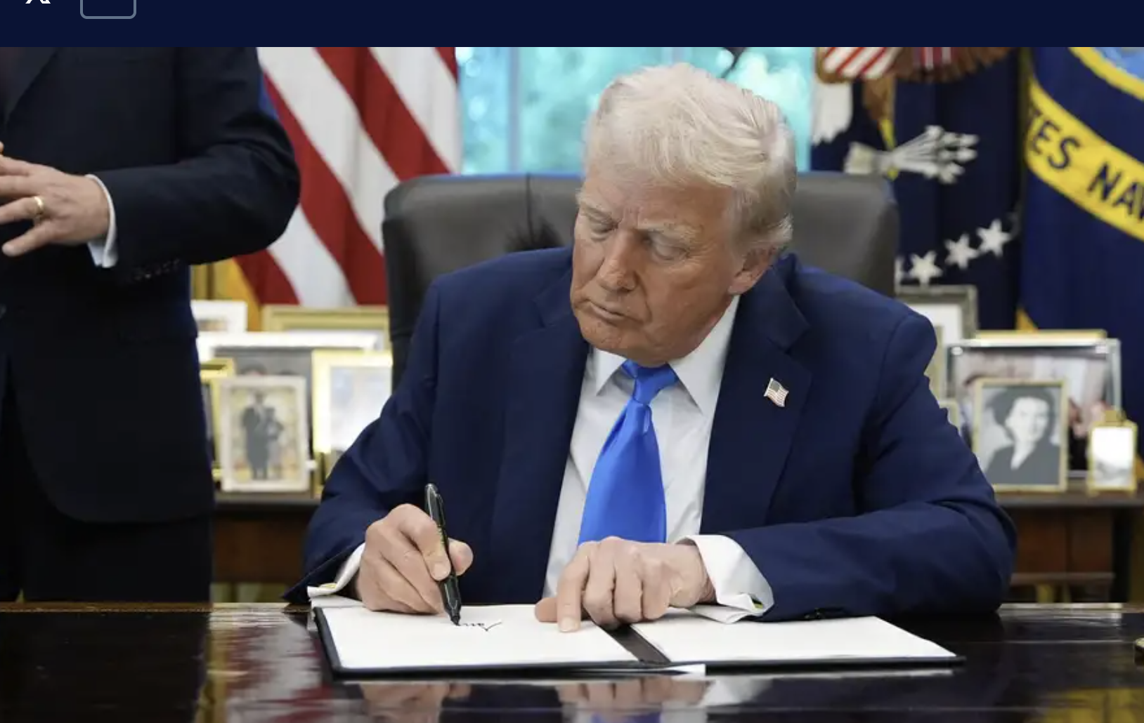 Trump has said the move will incentivize more hiring of highly skilled US citizensImage: Alex Brandon/AP/picture alliance