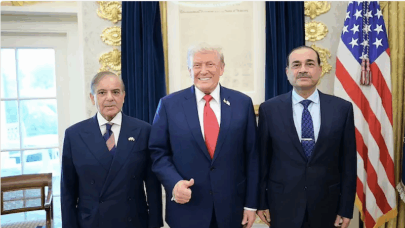 Pak PM Shehbaz Sharif and army chief Asim Munir meet US president trump ( file)
